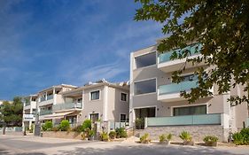 Zisis Suites